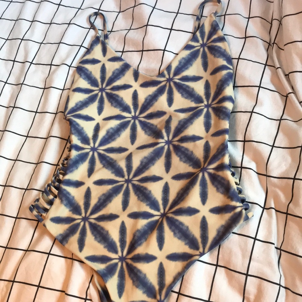 stone fox swim